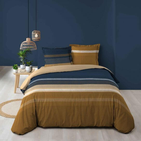 Housse de couette - 240 X 220 cm + taies - 57 fils - Rayures marine et camel Housse de couette - 240 X 220 cm + taies - 57 fils - Rayures marine et camel