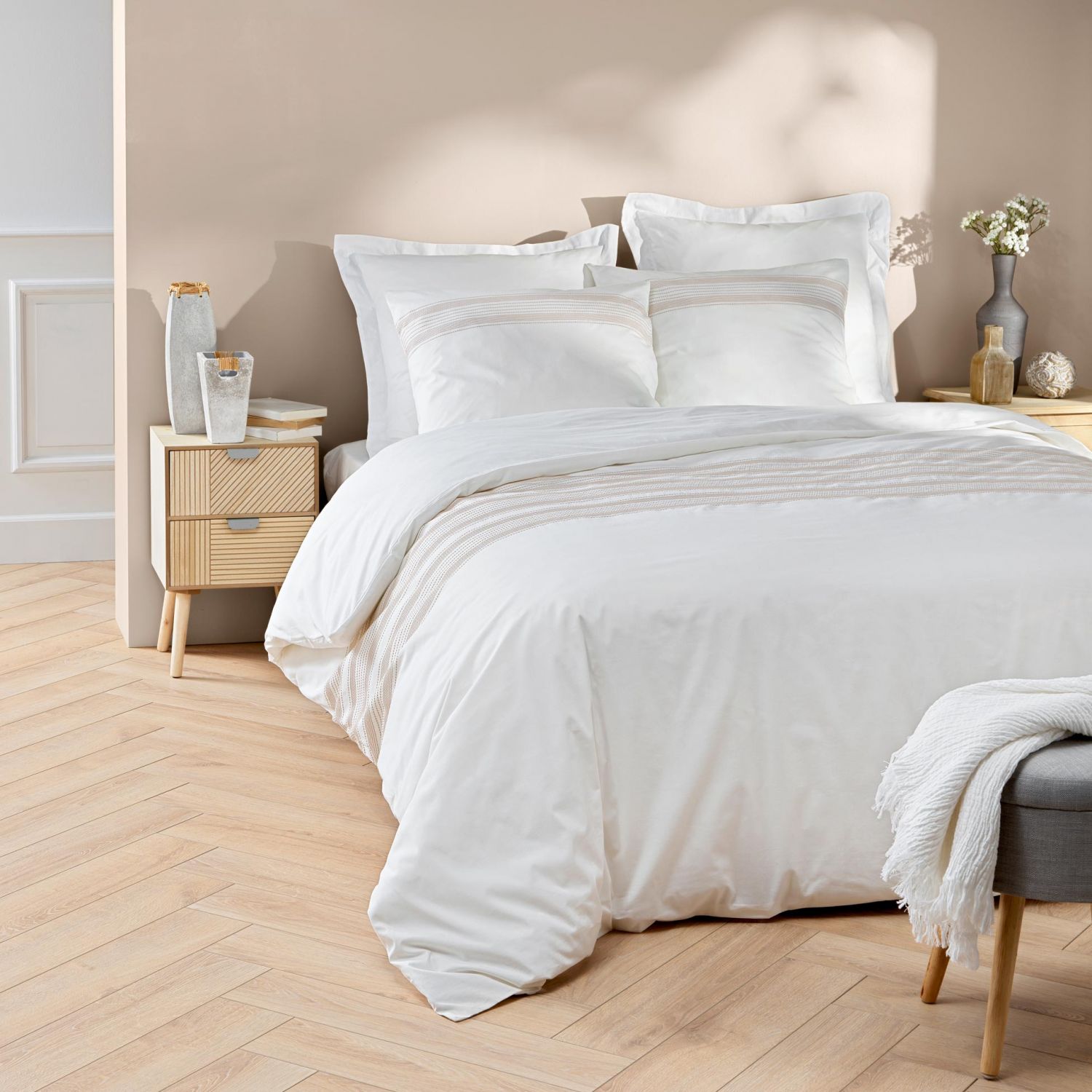 Housse de couette 220x240 cm + taies - Fils teints brodés blanche et naturel